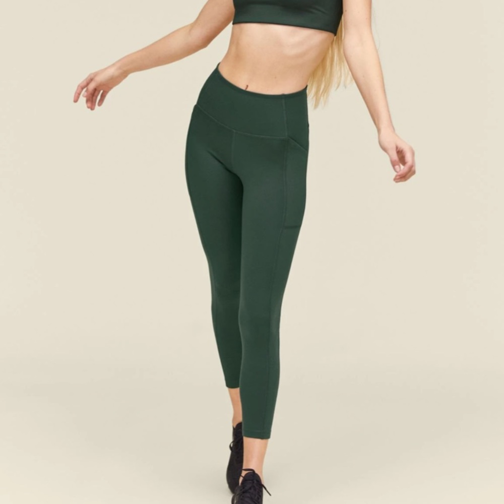 Girlfriend Collective Compressive Pocket Legging in Moss